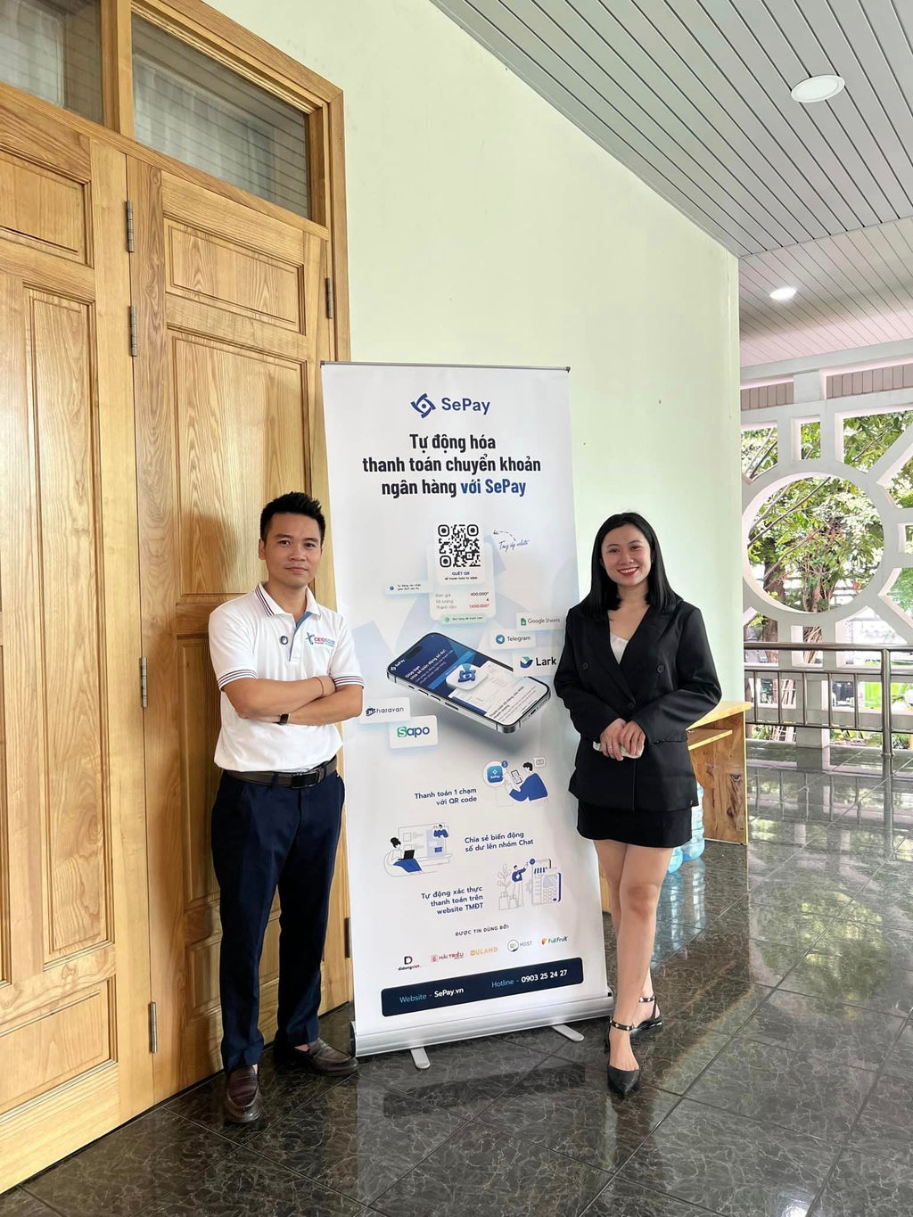 Đại diện SePay tại lớp học được tài trợ công cụ điểm danh