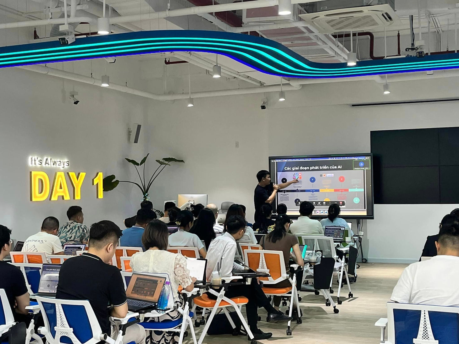 Toàn thể người tham dự workshop LarkSuite cùng SePay