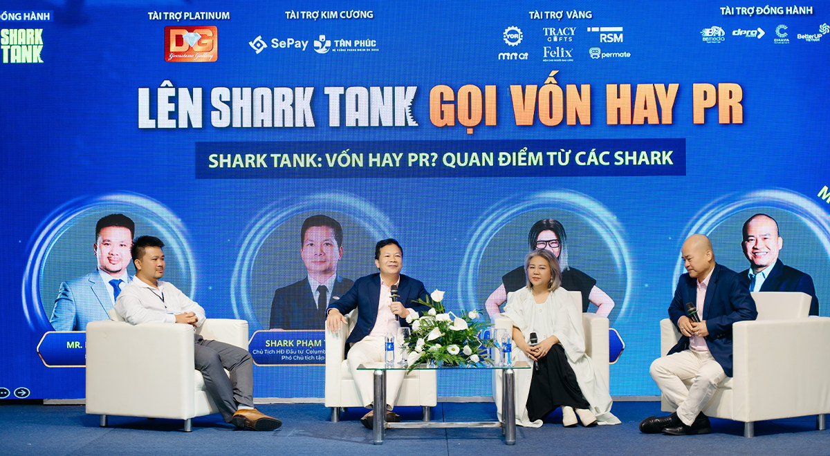 Diễn giả trình bày tại sự kiện Lên Shark Tank gọi vốn hay pr