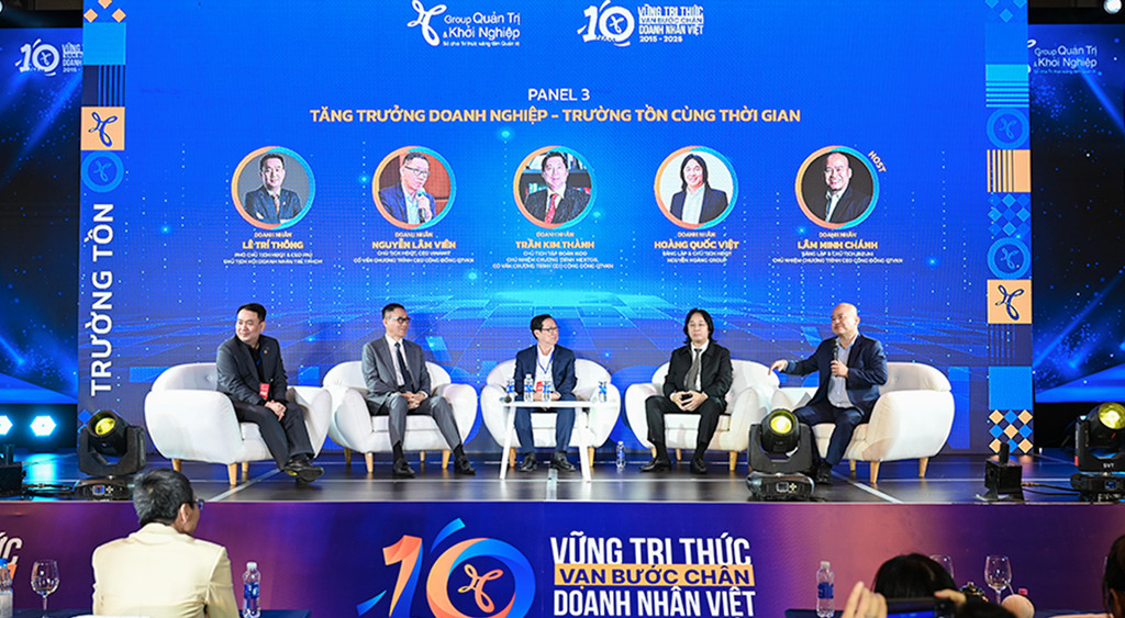 Phiên thảo luận của các diễn giả tại sự kiện 1000 CEO