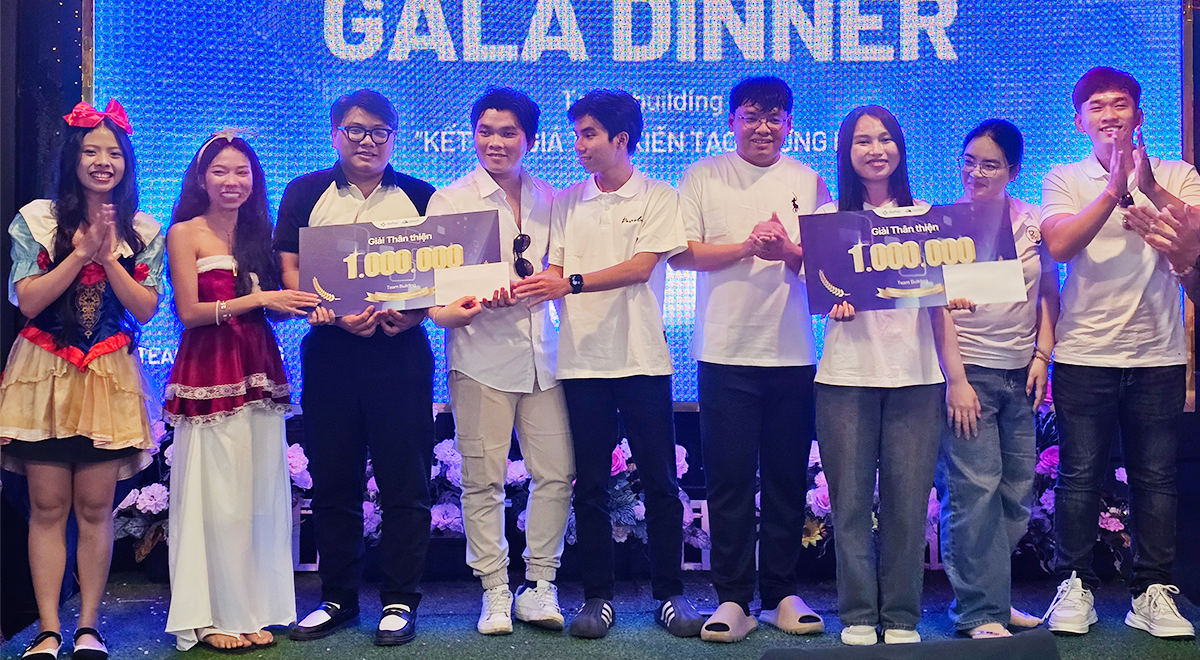 Đội đoạt giải Thân thiện tại Gala Dinner team building SePay 2025